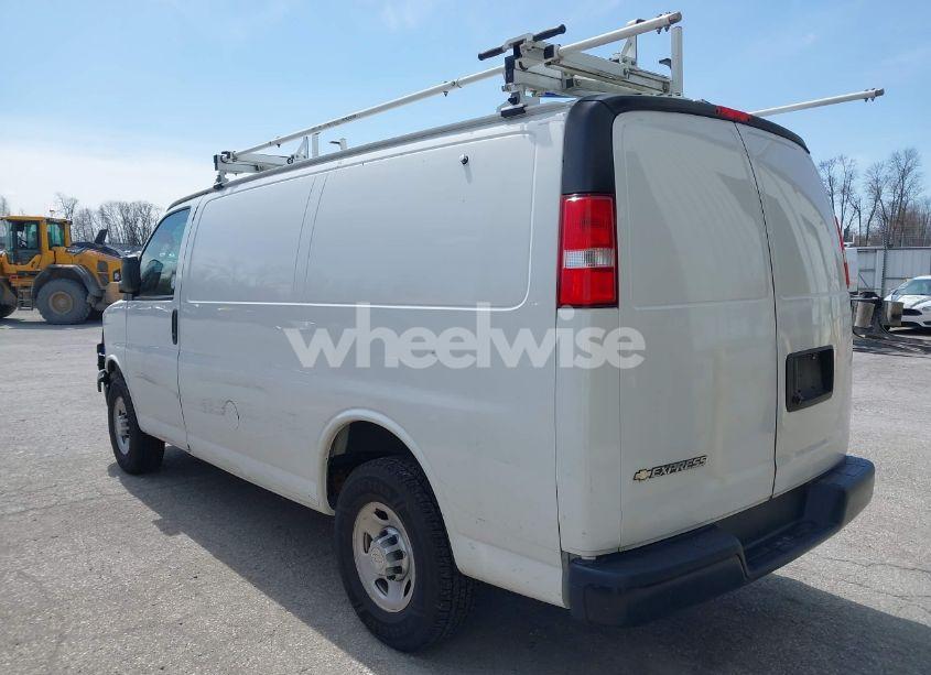 Photo 3 of 2019 Chevrolet Express 2500 WORK VAN (VIN 1GCWGAFP6K1240800)