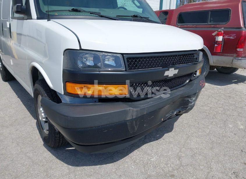 Photo 6 of 2019 Chevrolet Express 2500 WORK VAN (VIN 1GCWGAFP6K1240800)