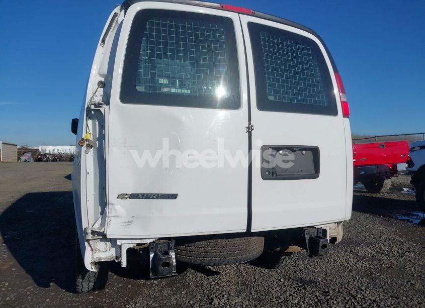 Photo 6 of 2019 Chevrolet Express 2500 WORK VAN (VIN 1GCWGAFP6K1365733)