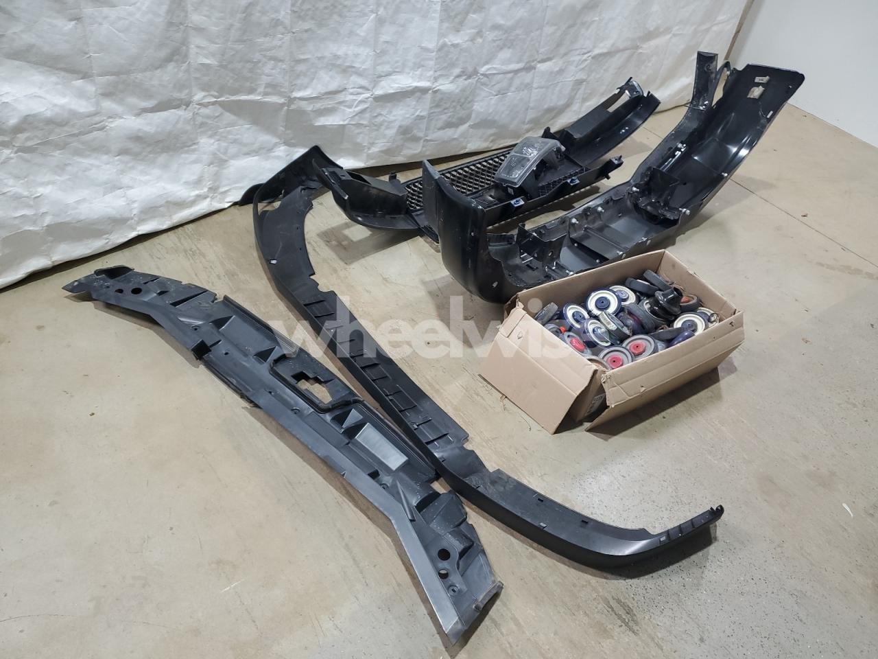 Photo 12 of 2024 CHEVROLET EXPRESS G2500 (VIN 1GCWGAFP6R1175389)