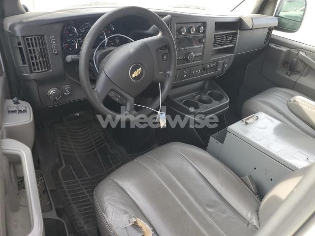 Photo 5 of 2018 CHEVROLET EXPRESS G2500 (VIN 1GCWGAFP7J1184428)