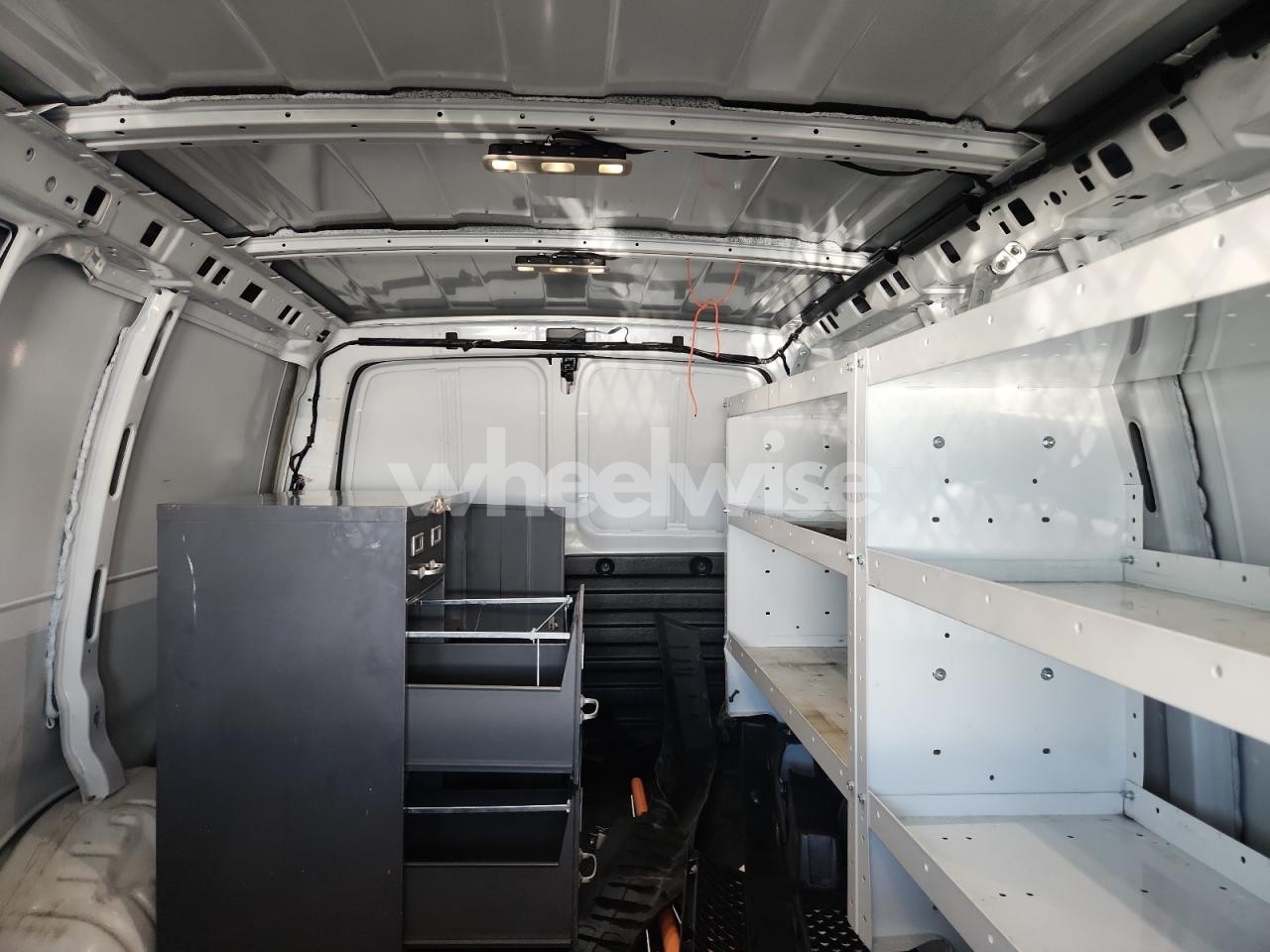 Photo 10 of 2024 CHEVROLET EXPRESS G2500 VAN N/A (VIN 1GCWGAFP7R1262797)