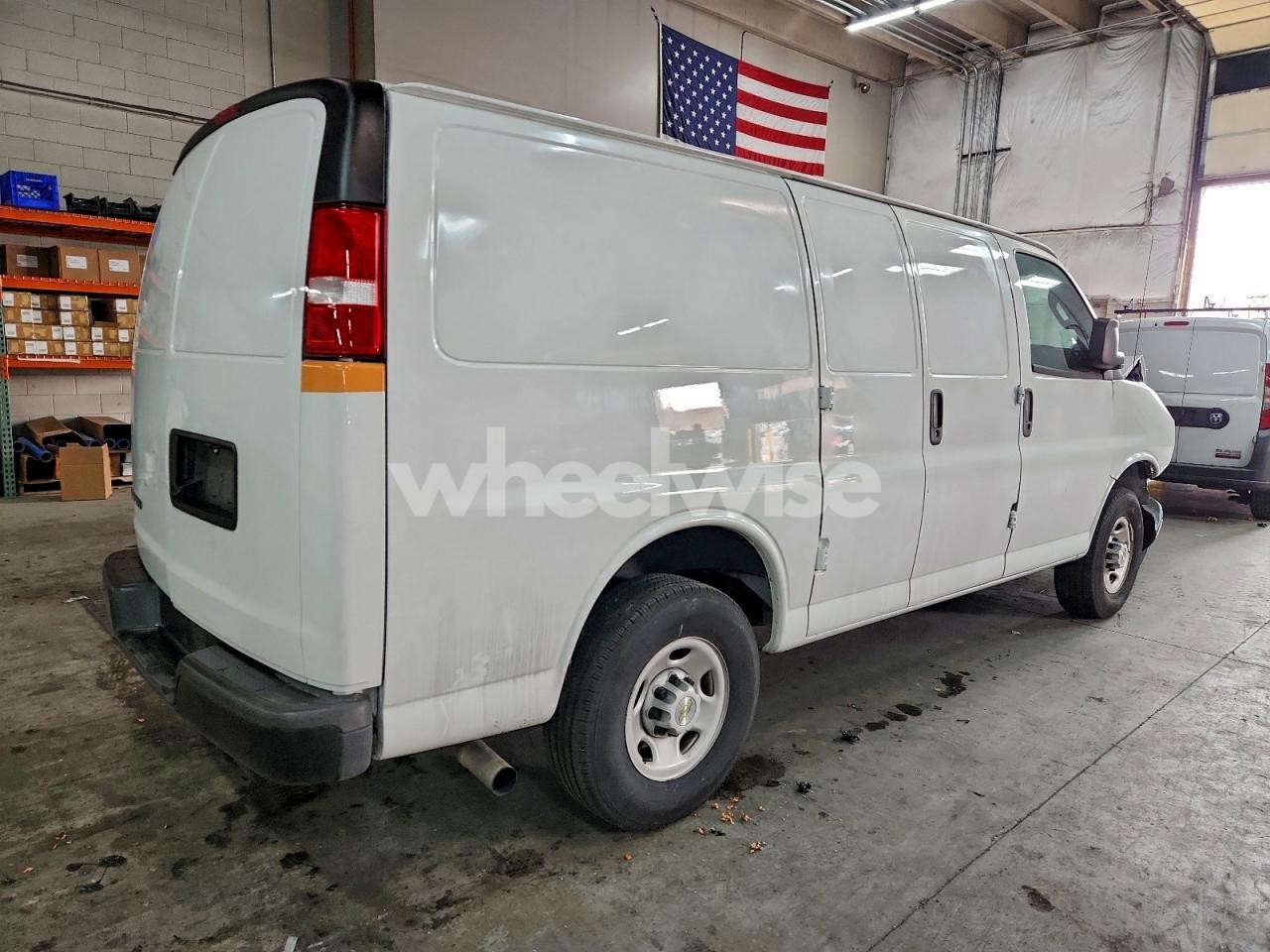 Photo 3 of 2024 CHEVROLET EXPRESS G2500 VAN N/A (VIN 1GCWGAFP7R1262797)
