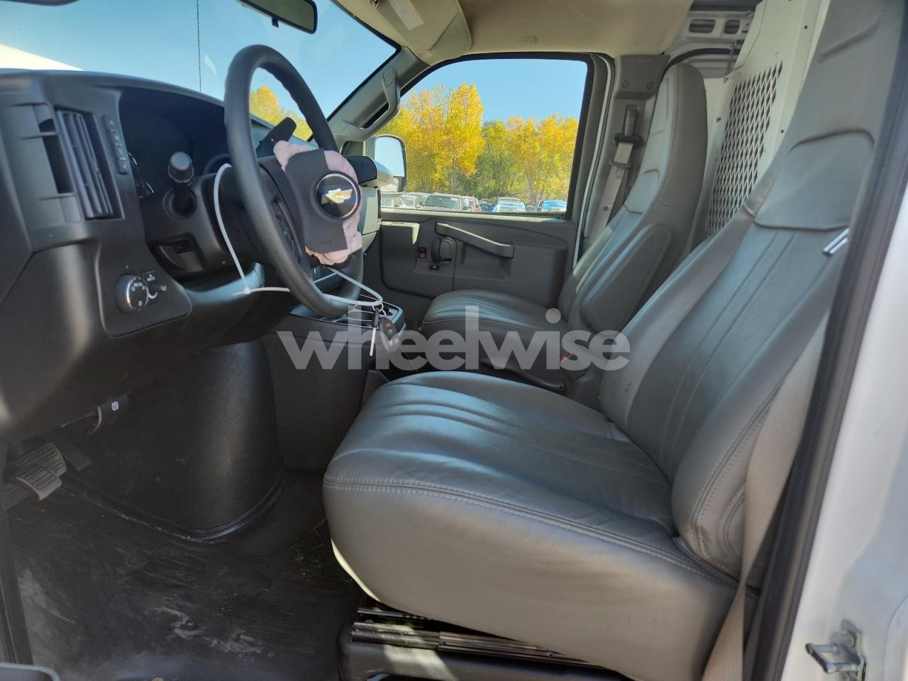 Photo 7 of 2024 CHEVROLET EXPRESS G2500 VAN N/A (VIN 1GCWGAFP7R1262797)
