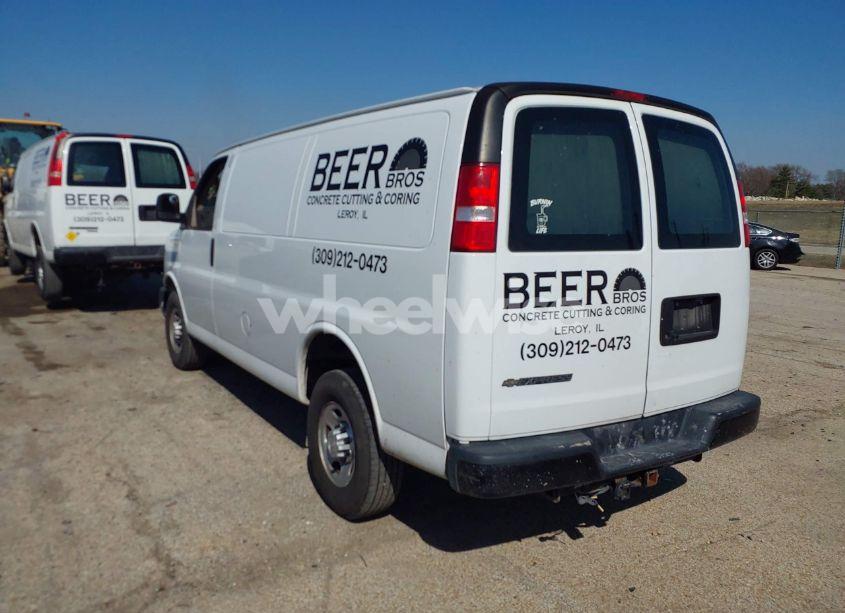 Photo 3 of 2018 Chevrolet Express 2500 WORK VAN (VIN 1GCWGAFP8J1253370)