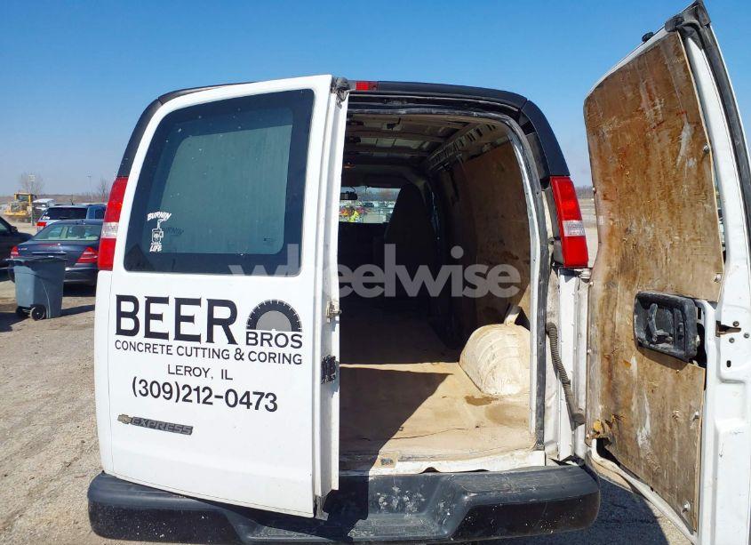 Photo 6 of 2018 Chevrolet Express 2500 WORK VAN (VIN 1GCWGAFP8J1253370)