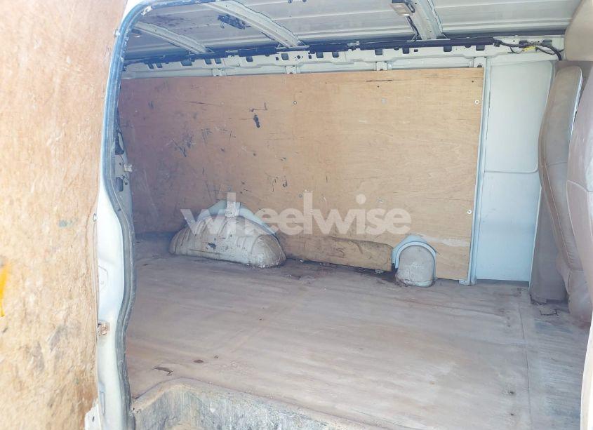 Photo 8 of 2018 Chevrolet Express 2500 WORK VAN (VIN 1GCWGAFP8J1253370)