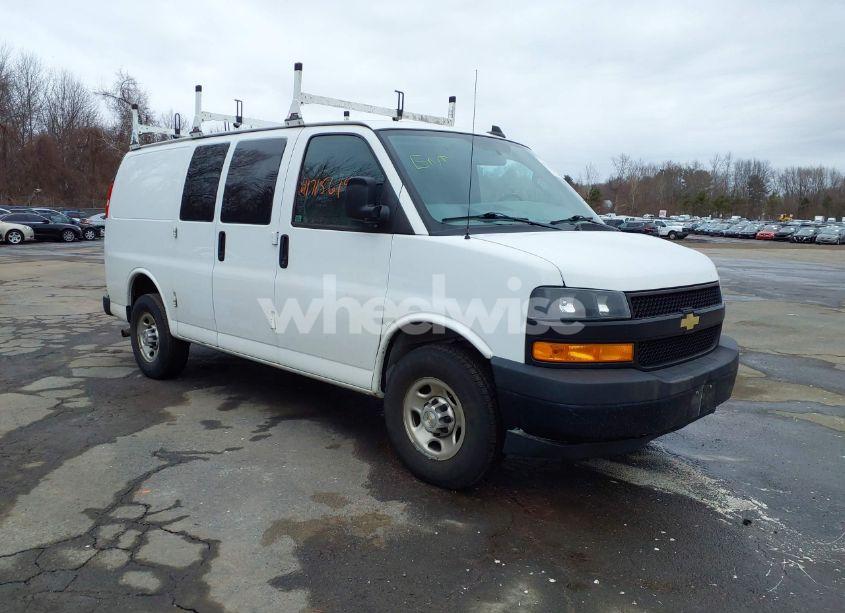 2020 Chevrolet Express CARGO RWD 2500 REGULAR WHEELBASE WT (VIN 1GCWGAFP8L1230237) main photo