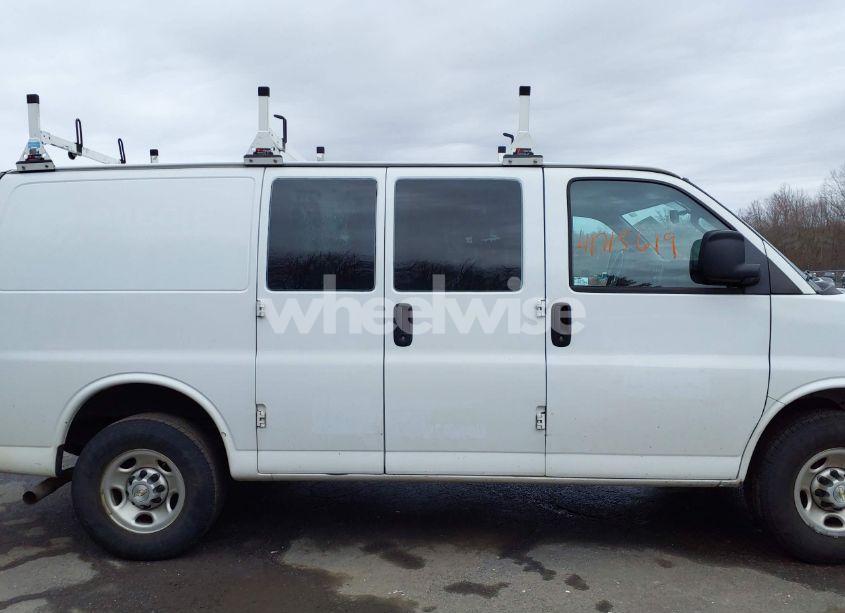 Photo 13 of 2020 Chevrolet Express CARGO RWD 2500 REGULAR WHEELBASE WT (VIN 1GCWGAFP8L1230237)
