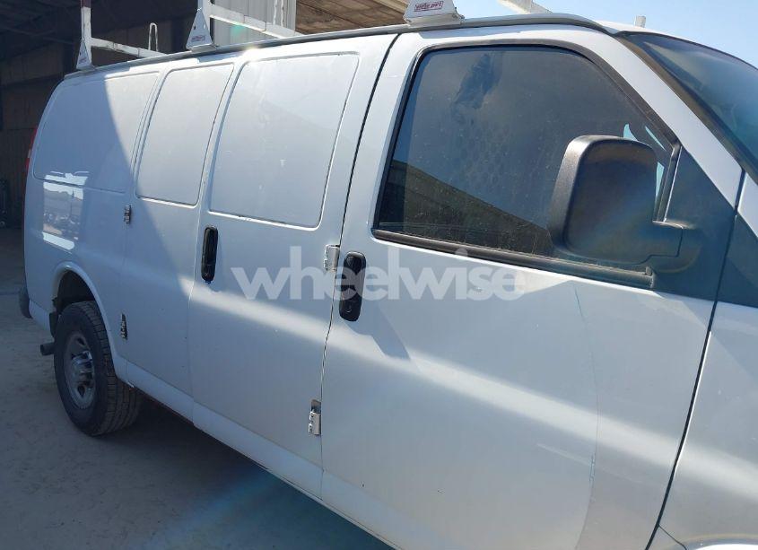 Photo 13 of 2018 Chevrolet Express 2500 WORK VAN (VIN 1GCWGAFP9J1338718)