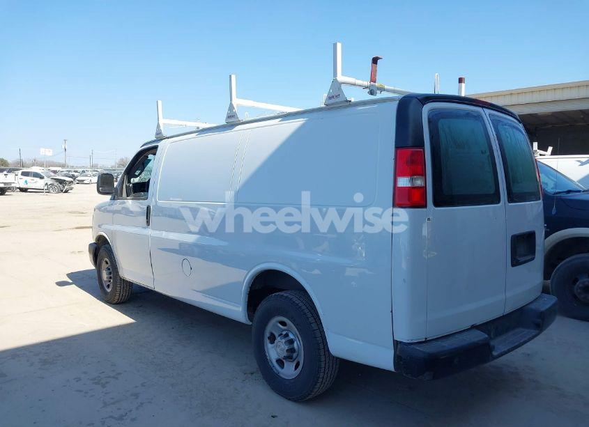 Photo 3 of 2018 Chevrolet Express 2500 WORK VAN (VIN 1GCWGAFP9J1338718)