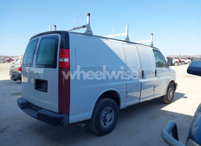 Photo 4 of 2018 Chevrolet Express 2500 WORK VAN (VIN 1GCWGAFP9J1338718)