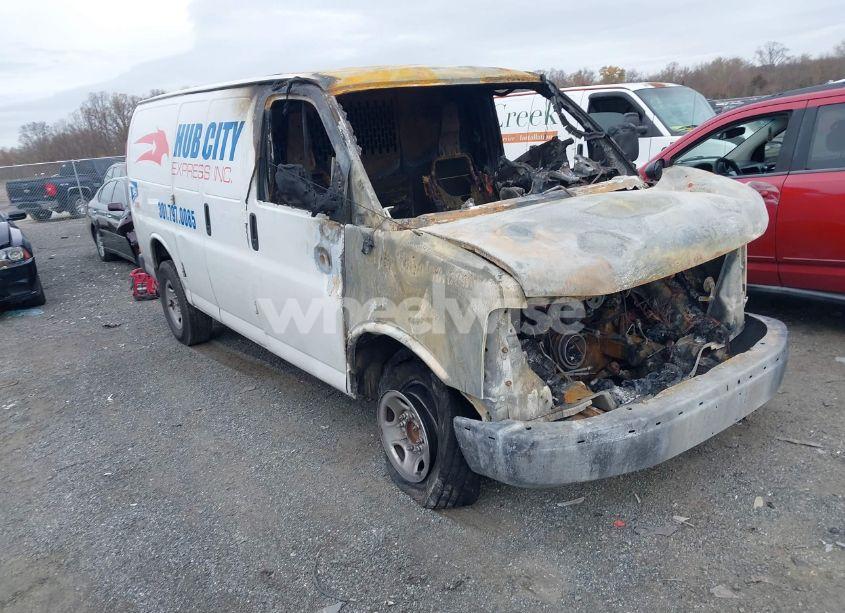 2019 Chevrolet Express 2500 WORK VAN (VIN 1GCWGAFP9K1200503) main photo