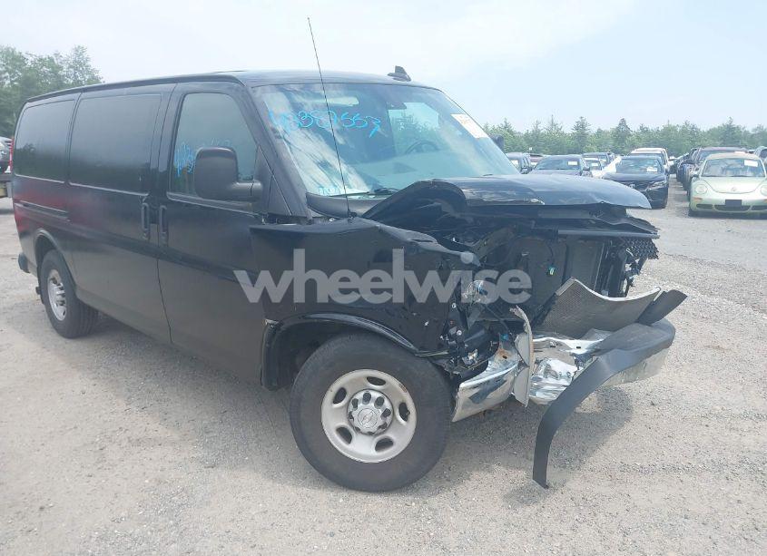 2019 Chevrolet Express 2500 WORK VAN (VIN 1GCWGAFP9K1229029) main photo