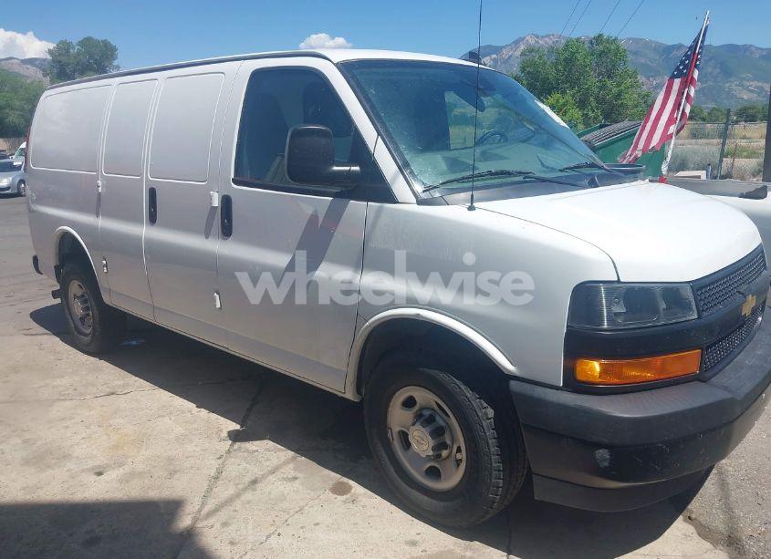2019 Chevrolet Express 2500 WORK VAN (VIN 1GCWGAFP9K1370862) main photo