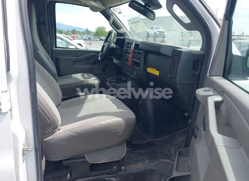Photo 5 of 2019 Chevrolet Express 2500 WORK VAN (VIN 1GCWGAFP9K1370862)