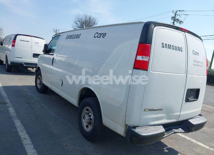 Photo 3 of 2019 Chevrolet Express 2500 WORK VAN (VIN 1GCWGAFPXK1333447)