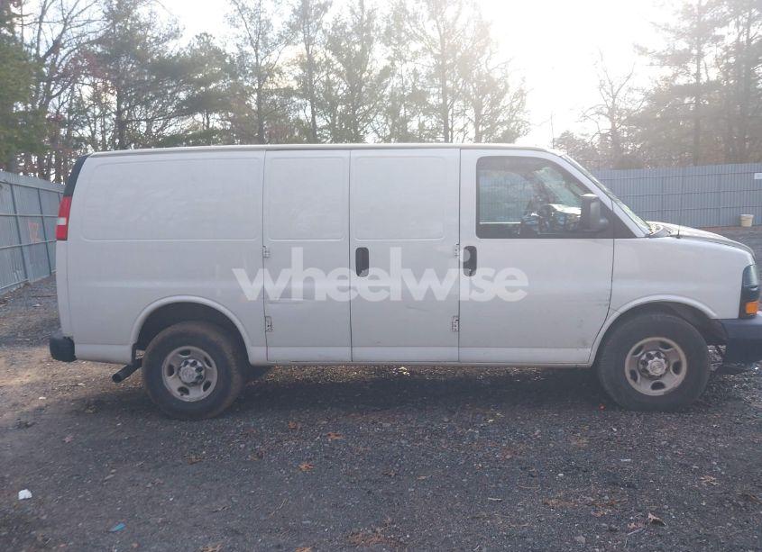 Photo 13 of 2020 Chevrolet Express CARGO RWD 2500 REGULAR WHEELBASE WT (VIN 1GCWGAFPXL1145075)