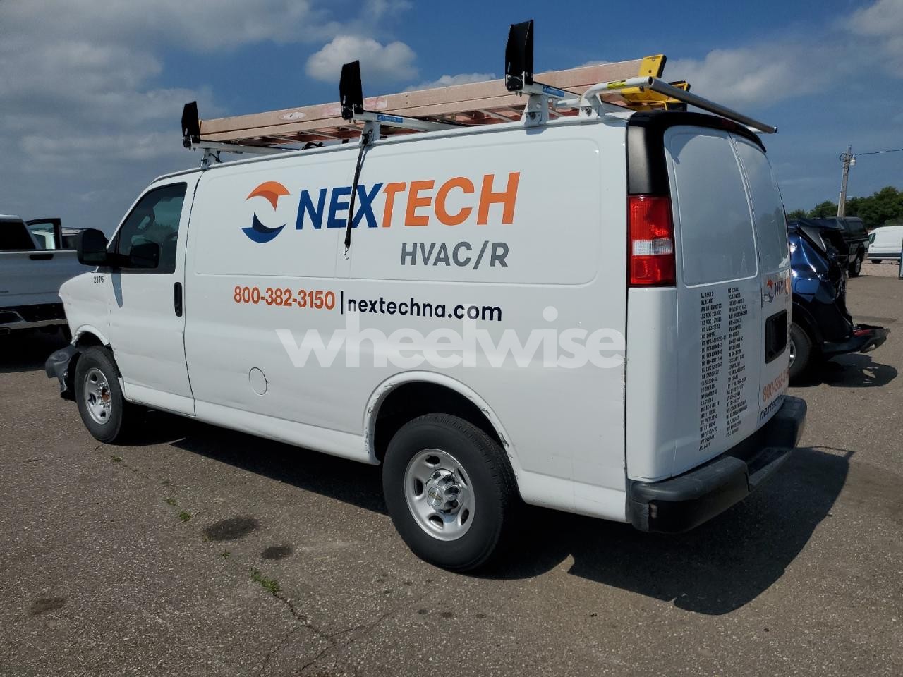 Photo 2 of 2023 CHEVROLET EXPRESS G2500 (VIN 1GCWGAFPXP1164280)