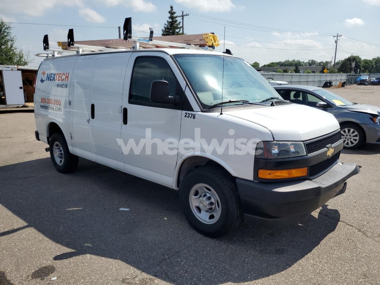 Photo 4 of 2023 CHEVROLET EXPRESS G2500 (VIN 1GCWGAFPXP1164280)