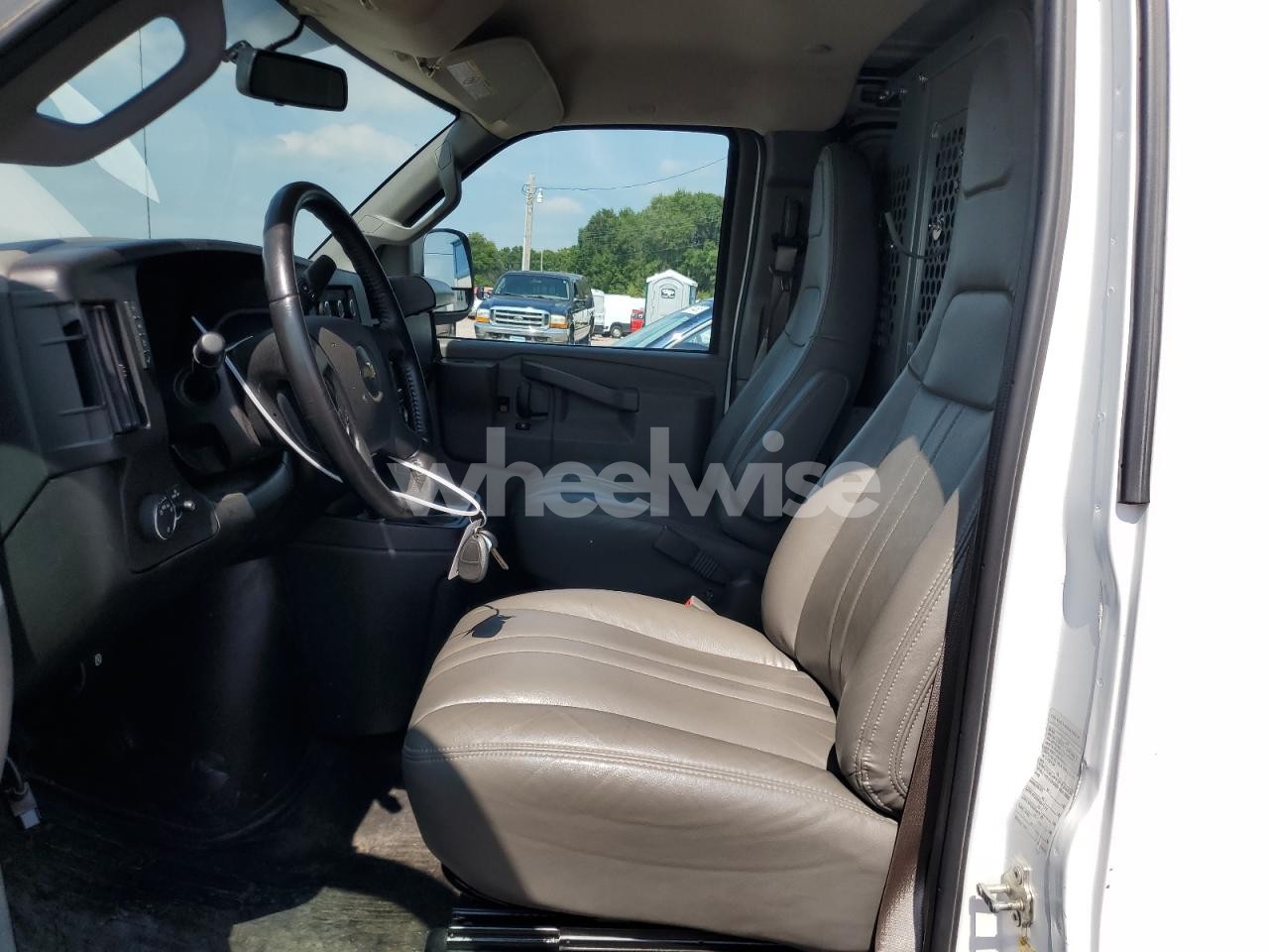 Photo 7 of 2023 CHEVROLET EXPRESS G2500 (VIN 1GCWGAFPXP1164280)