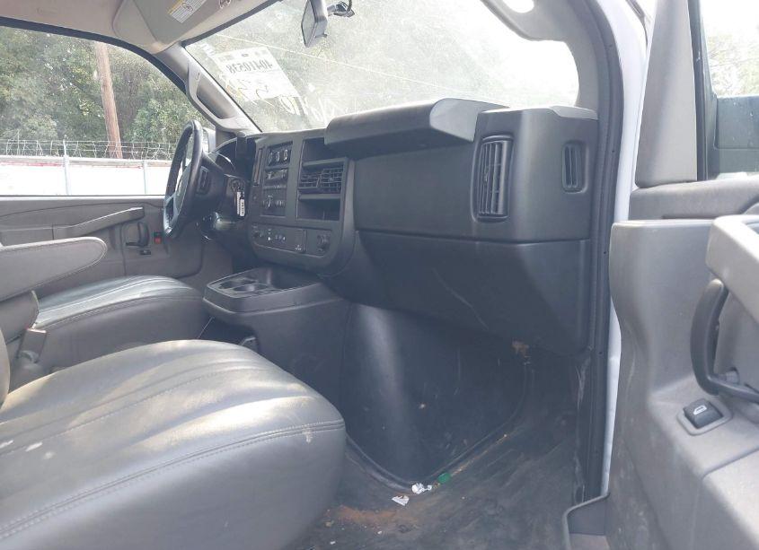 Photo 5 of 2023 Chevrolet Express CARGO RWD 2500 REGULAR WHEELBASE WT (VIN 1GCWGAFPXP1217799)