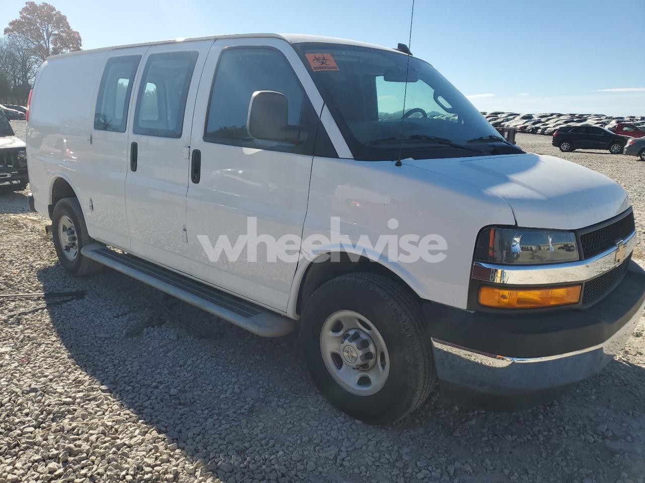 Photo 4 of 2024 CHEVROLET EXPRESS G2500 DELIVERY VAN (VIN 1GCWGAFPXR1255536)