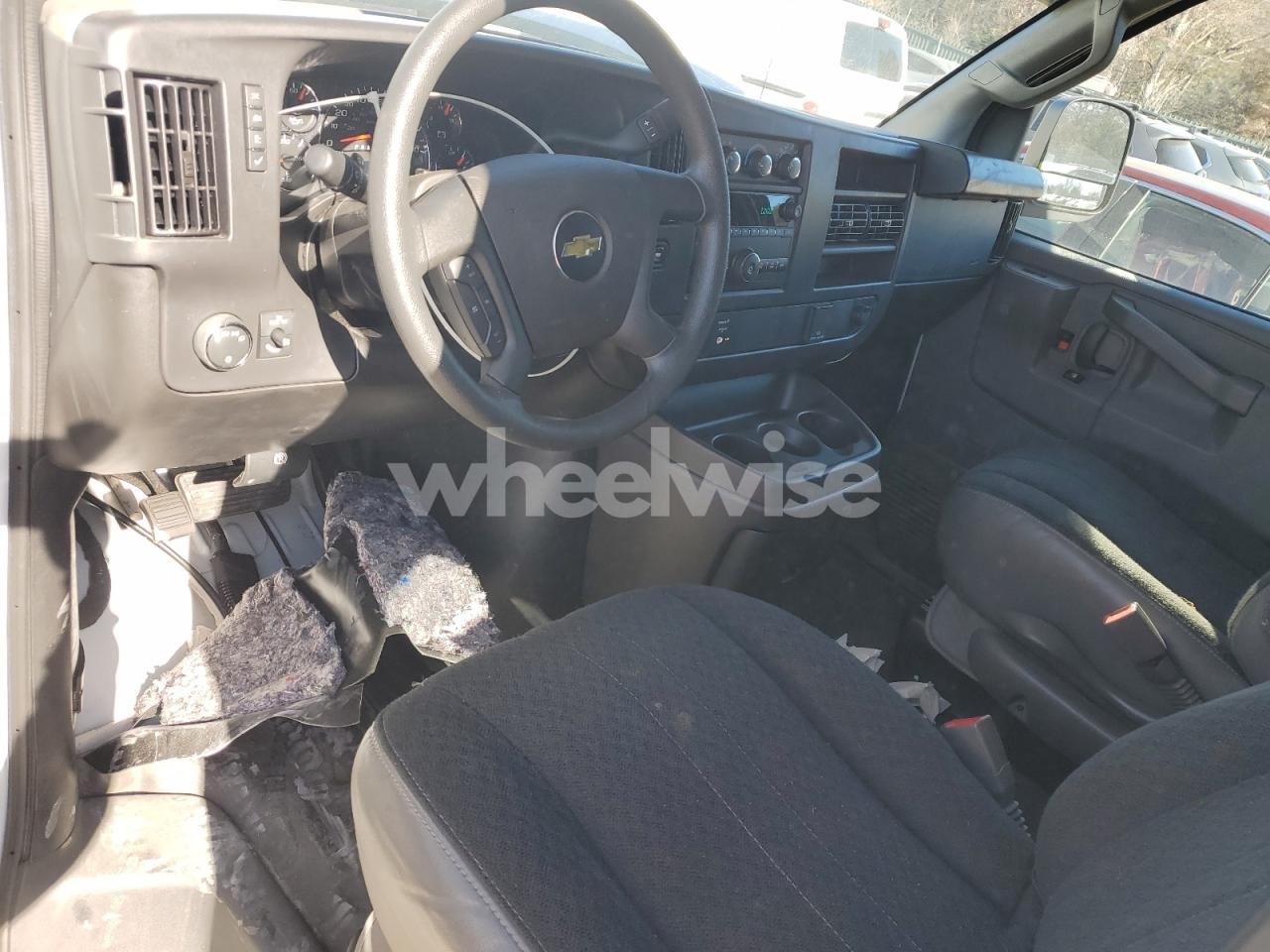 Photo 8 of 2024 CHEVROLET EXPRESS G2500 DELIVERY VAN (VIN 1GCWGAFPXR1255536)