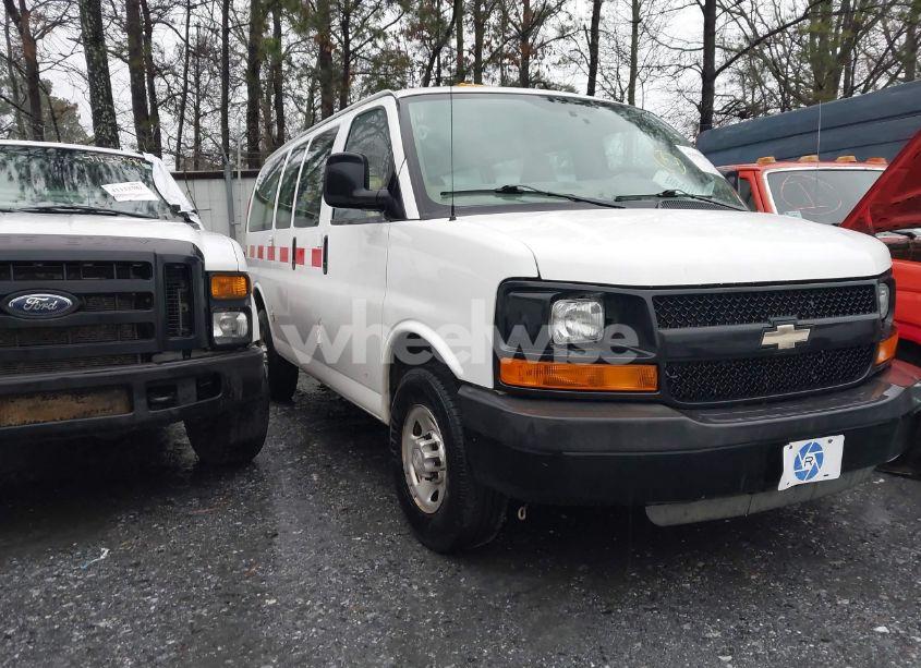 2016 Chevrolet Express 2500 WORK VAN (VIN 1GCWGAHF1G1217632) main photo