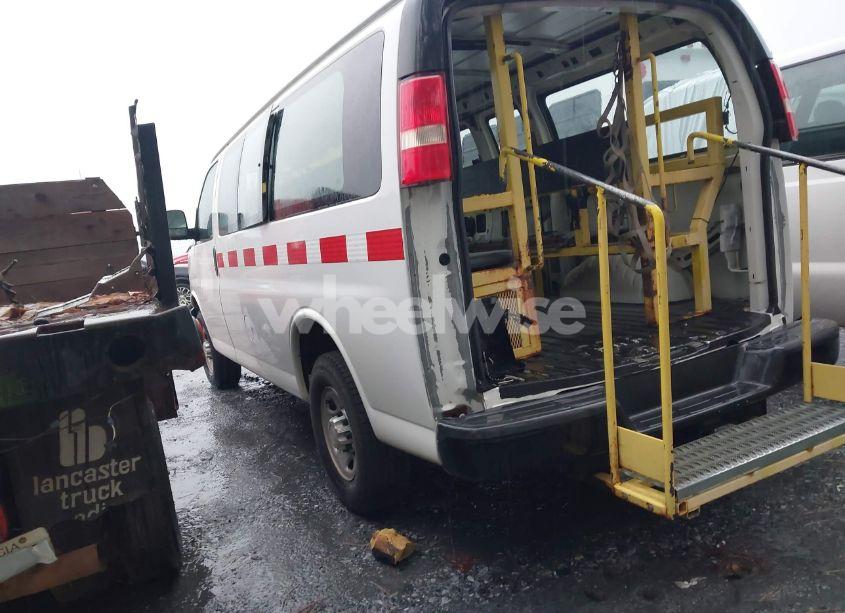 Photo 3 of 2016 Chevrolet Express 2500 WORK VAN (VIN 1GCWGAHF1G1217632)