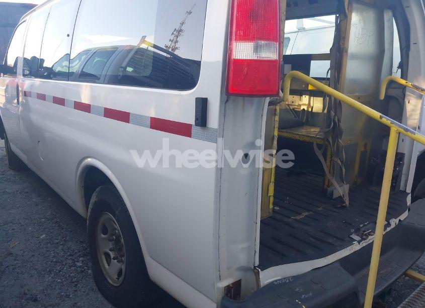 Photo 3 of 2017 Chevrolet Express 2500 WORK VAN (VIN 1GCWGAHF5H1238016)