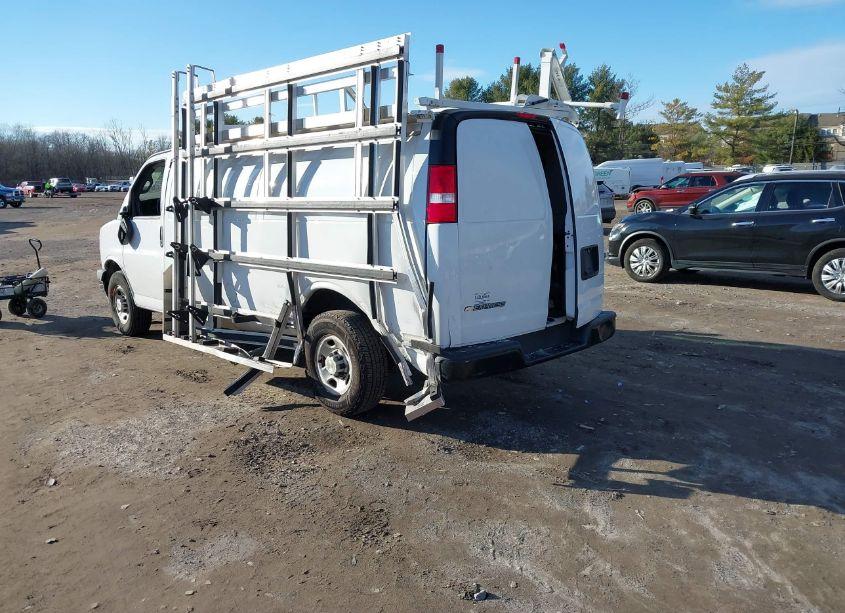 Photo 3 of 2022 Chevrolet Express CARGO RWD 2500 EXTENDED WHEELBASE WT (VIN 1GCWGBF70N1179941)