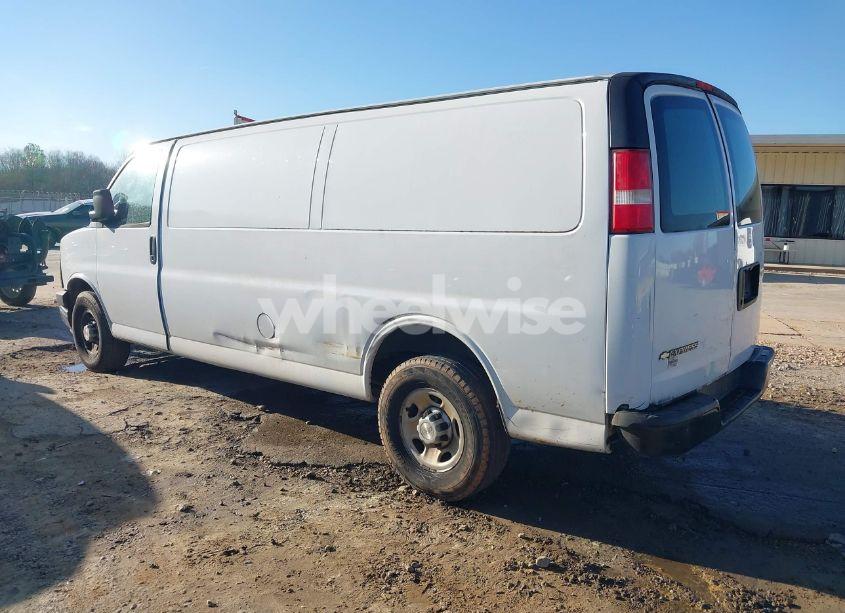 Photo 3 of 2017 Chevrolet Express 2500 WORK VAN (VIN 1GCWGBFF0H1109366)