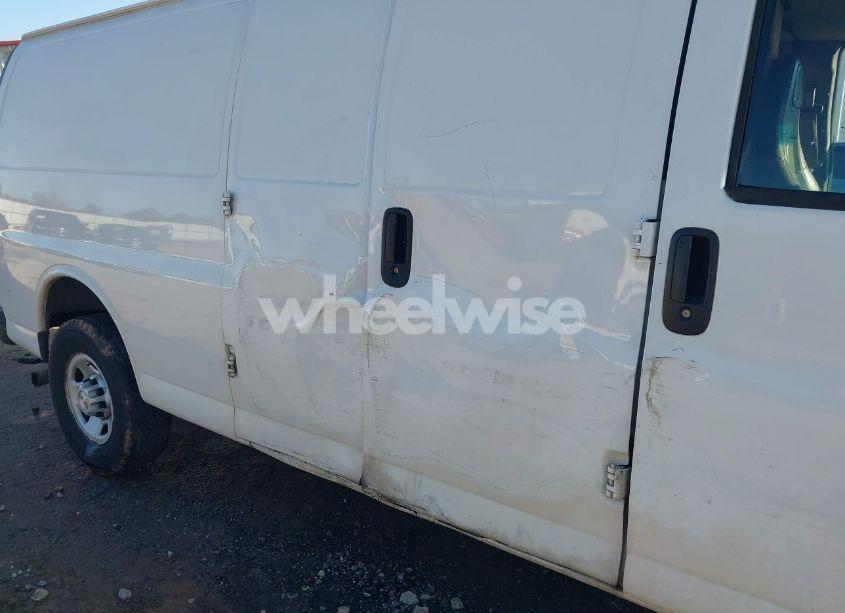 Photo 6 of 2017 Chevrolet Express 2500 WORK VAN (VIN 1GCWGBFF0H1109366)