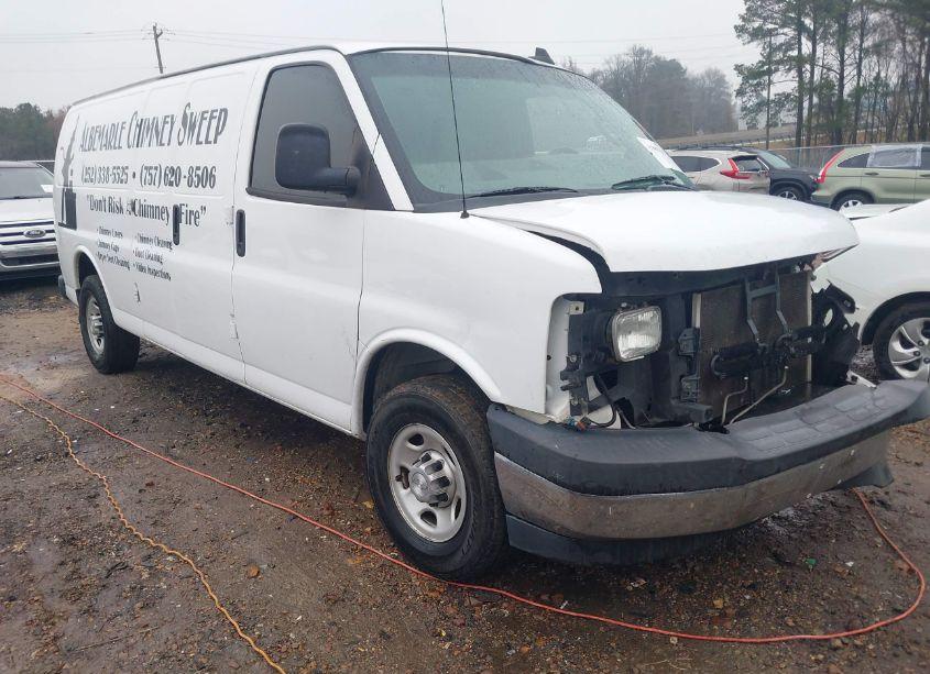 2017 Chevrolet Express 2500 WORK VAN (VIN 1GCWGBFF2H1276327) main photo