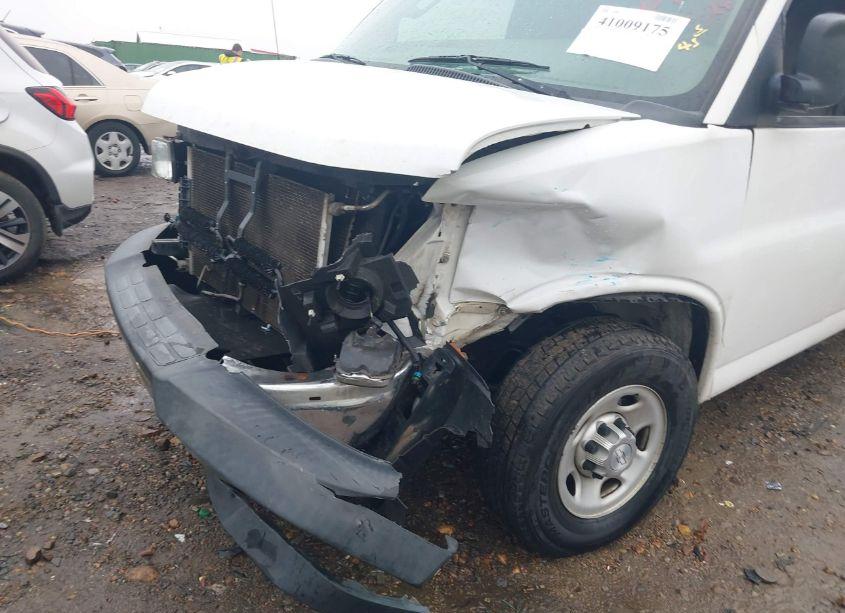 Photo 6 of 2017 Chevrolet Express 2500 WORK VAN (VIN 1GCWGBFF2H1276327)