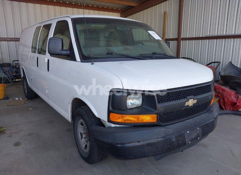 2016 Chevrolet Express 2500 WORK VAN (VIN 1GCWGBFF9G1260298) main photo