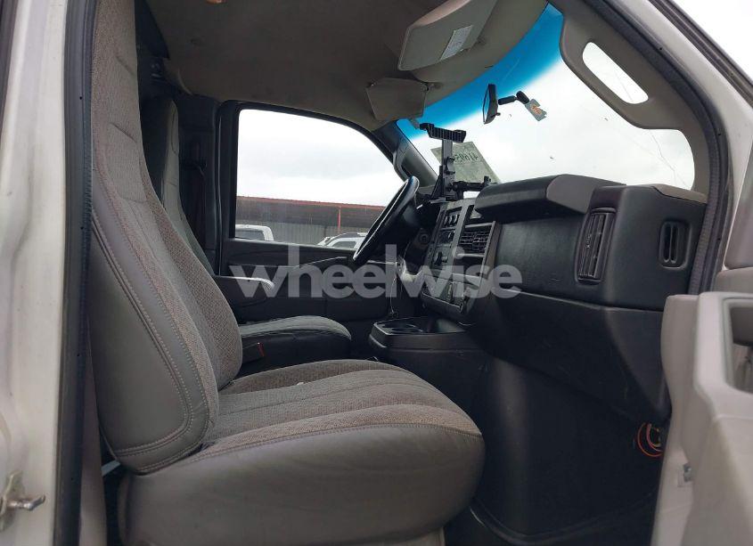 Photo 5 of 2016 Chevrolet Express 2500 WORK VAN (VIN 1GCWGBFF9G1260298)