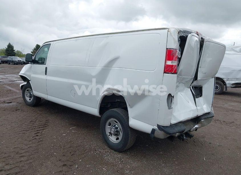 Photo 3 of 2017 Chevrolet Express 2500 WORK VAN (VIN 1GCWGBFG0H1128072)