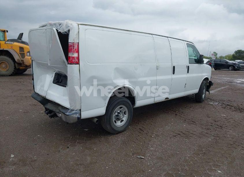 Photo 4 of 2017 Chevrolet Express 2500 WORK VAN (VIN 1GCWGBFG0H1128072)