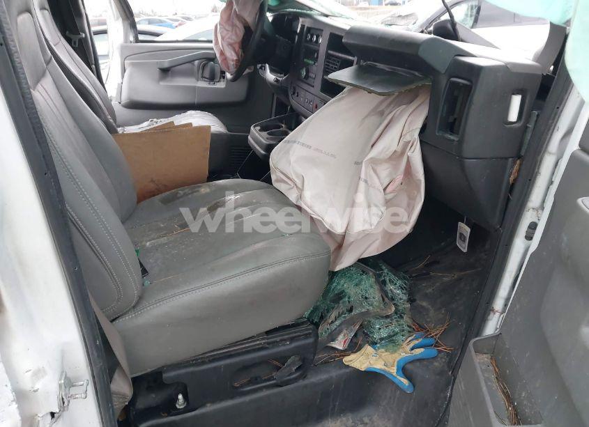 Photo 5 of 2019 Chevrolet Express 2500 WORK VAN (VIN 1GCWGBFG0K1248106)