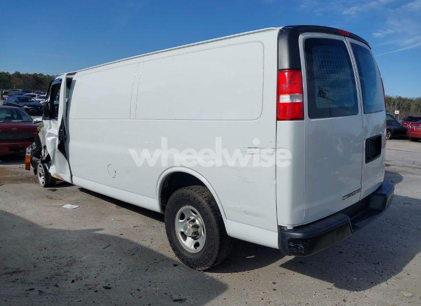 Photo 3 of 2020 Chevrolet Express CARGO RWD 2500 EXTENDED WHEELBASE WT (VIN 1GCWGBFG2L1153290)