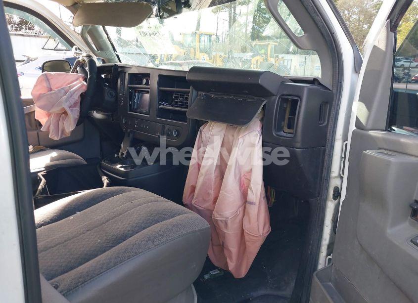 Photo 5 of 2020 Chevrolet Express CARGO RWD 2500 EXTENDED WHEELBASE WT (VIN 1GCWGBFG2L1153290)