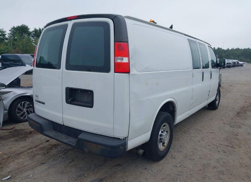 Photo 4 of 2020 Chevrolet Express CARGO RWD 2500 EXTENDED WHEELBASE WT (VIN 1GCWGBFG4L1131646)