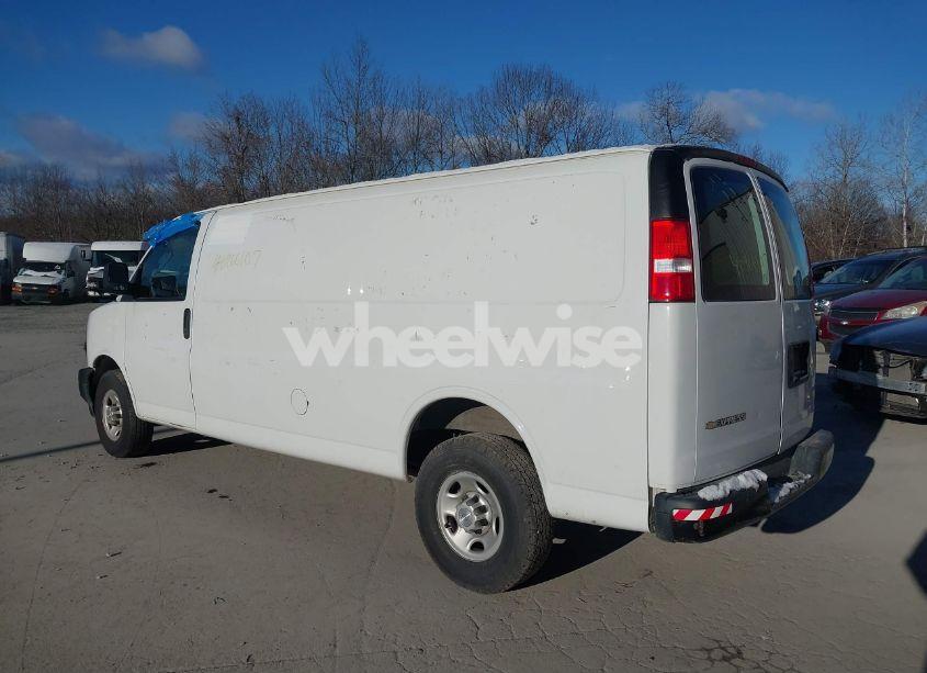 Photo 3 of 2020 Chevrolet Express CARGO RWD 2500 EXTENDED WHEELBASE WT (VIN 1GCWGBFG4L1155123)