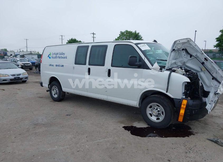 2020 Chevrolet Express CARGO RWD 2500 EXTENDED WHEELBASE WT (VIN 1GCWGBFP0L1223210) main photo