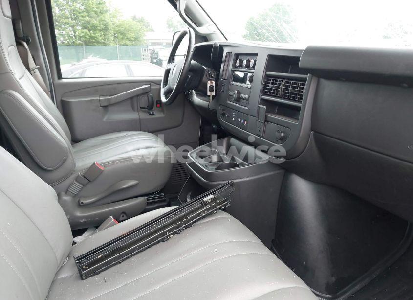 Photo 5 of 2020 Chevrolet Express CARGO RWD 2500 EXTENDED WHEELBASE WT (VIN 1GCWGBFP0L1223210)