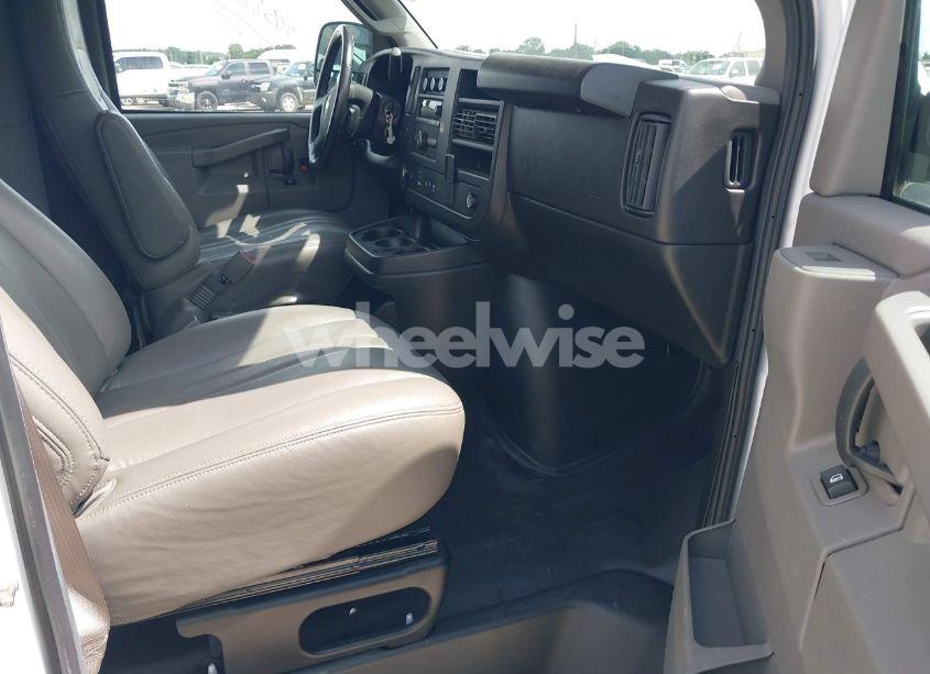 Photo 5 of 2023 Chevrolet Express CARGO RWD 2500 EXTENDED WHEELBASE WT (VIN 1GCWGBFP0P1117443)