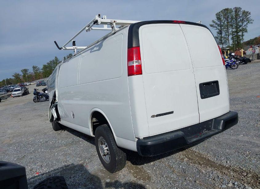 Photo 3 of 2019 Chevrolet Express 2500 WORK VAN (VIN 1GCWGBFP1K1242346)