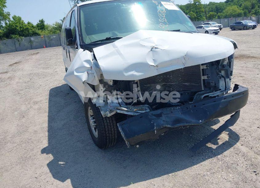 Photo 6 of 2019 Chevrolet Express 2500 WORK VAN (VIN 1GCWGBFP1K1355374)